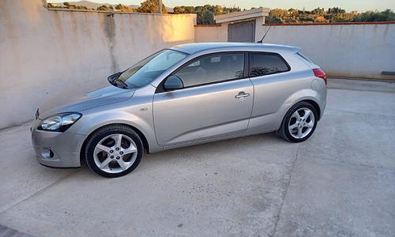 Kia Ceed 2010...