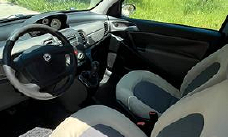 Lancia Ypsilon 1.3 M...