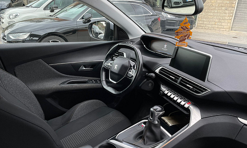 Peugeot 3008...