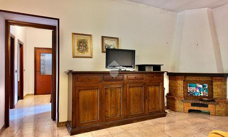 4 Locali A Valmonton...