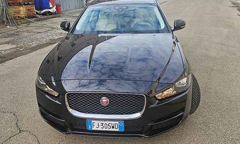 Jaguar Xe 2.0D Awd...