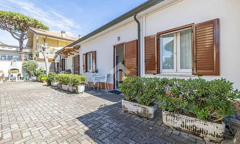 2 Locali A Cervia...