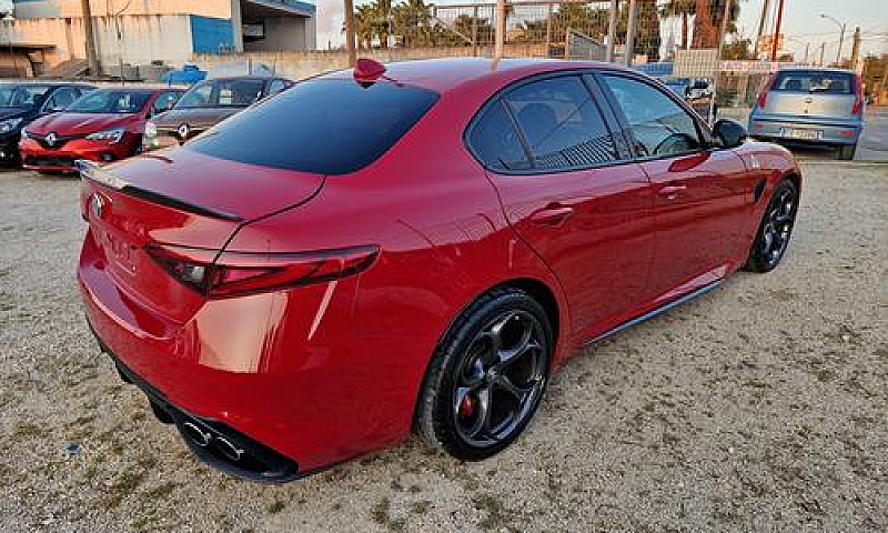 Alfa Romeo Giulia 2....