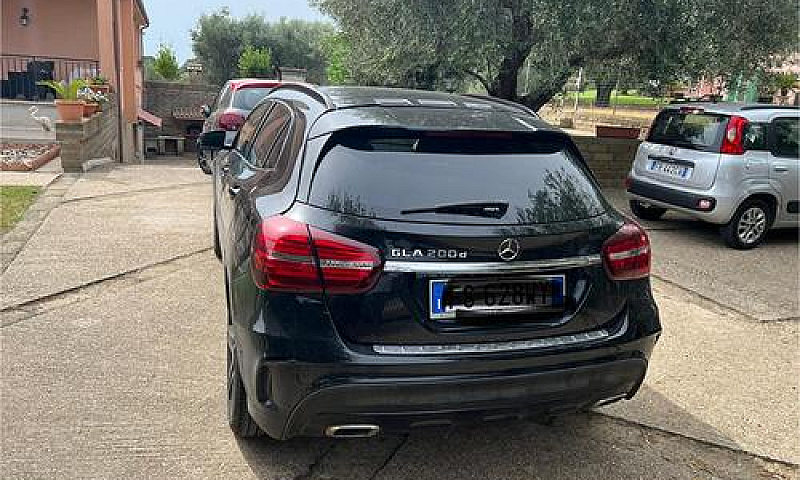 Mercedes Gla 200D Li...