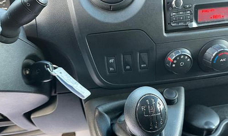 Renault Master T33 2...