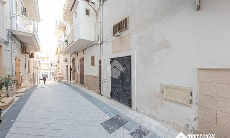2 Locali A Vieste...
