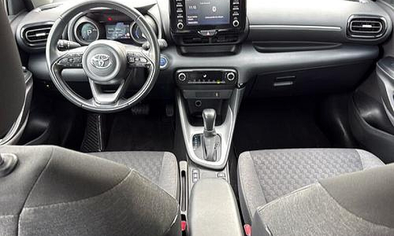 Toyota Yaris 1.5 Hyb...
