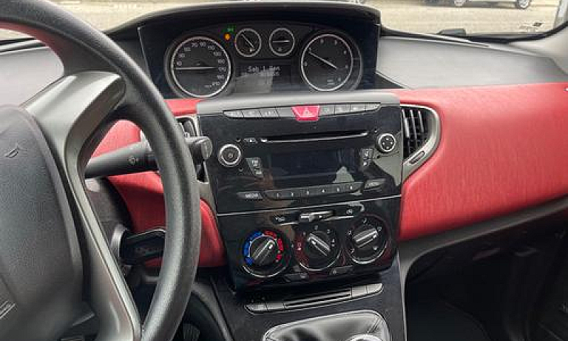 Lancia Ypsilon 1.3 M...