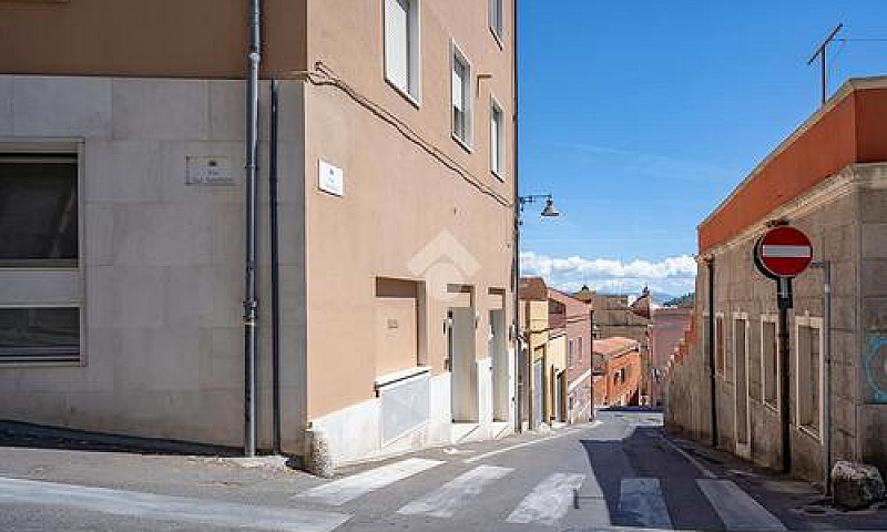 3 Locali A Cagliari...
