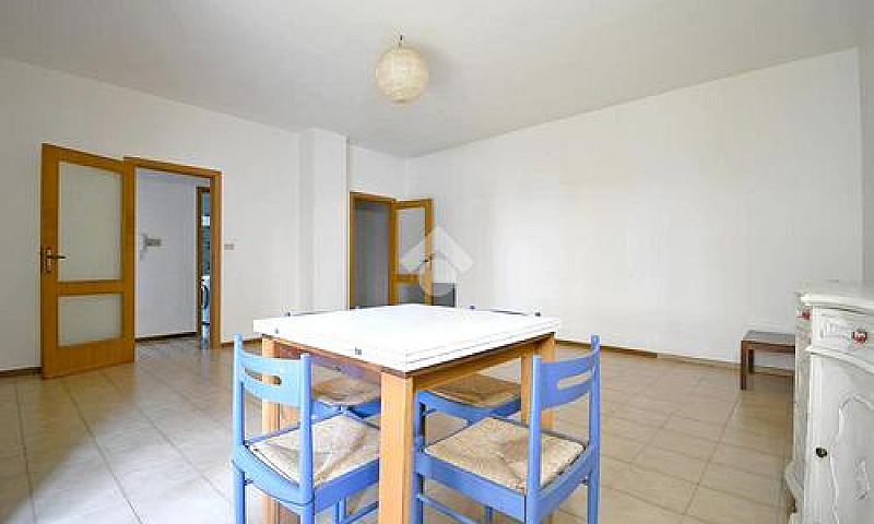 3 Locali A Cagliari...