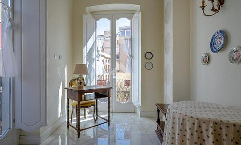 2 Locali A Cagliari...