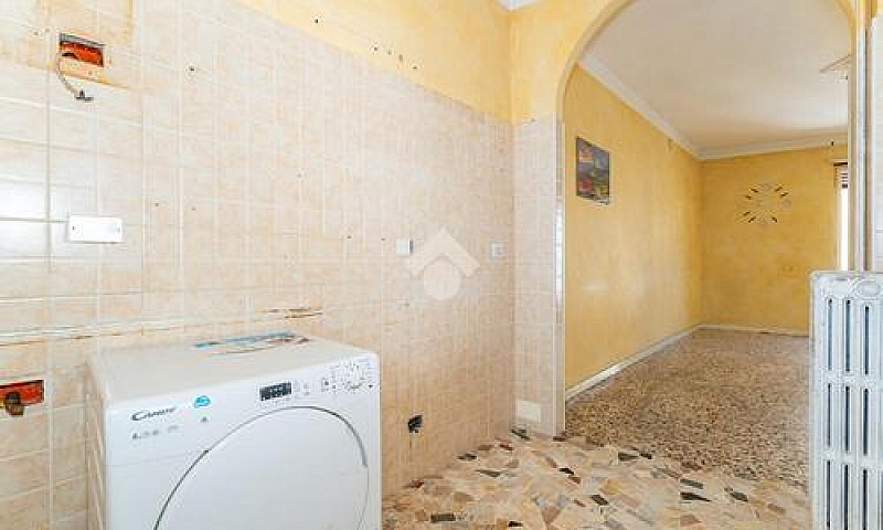 3 Locali A Caselle T...