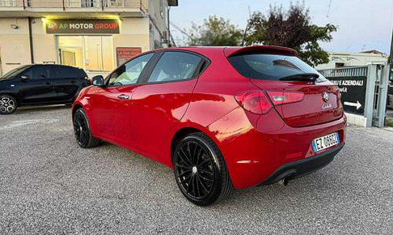 Alfa Romeo Giulietta...
