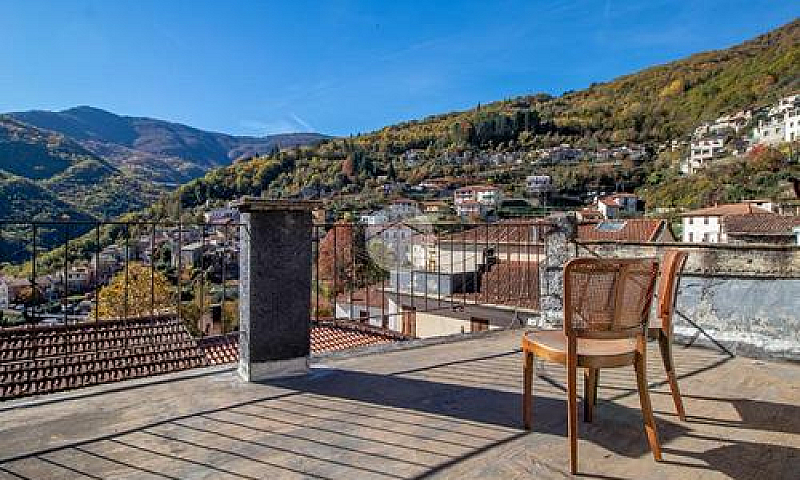 3 Locali A Rezzo...