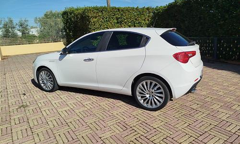 Alfa Romeo Giulietta...