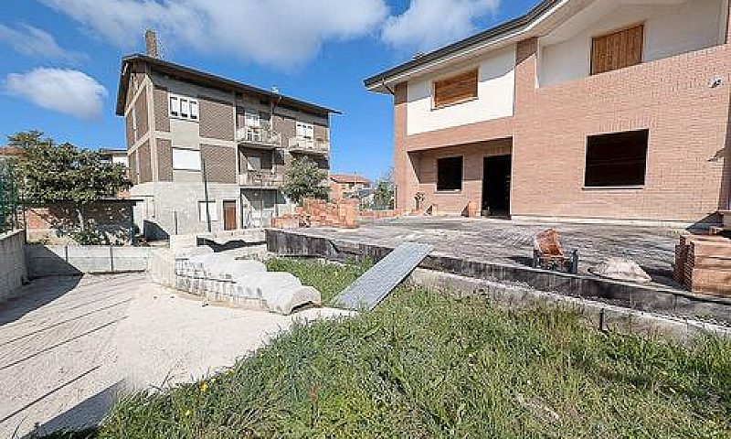 Casa Semi Indipenden...