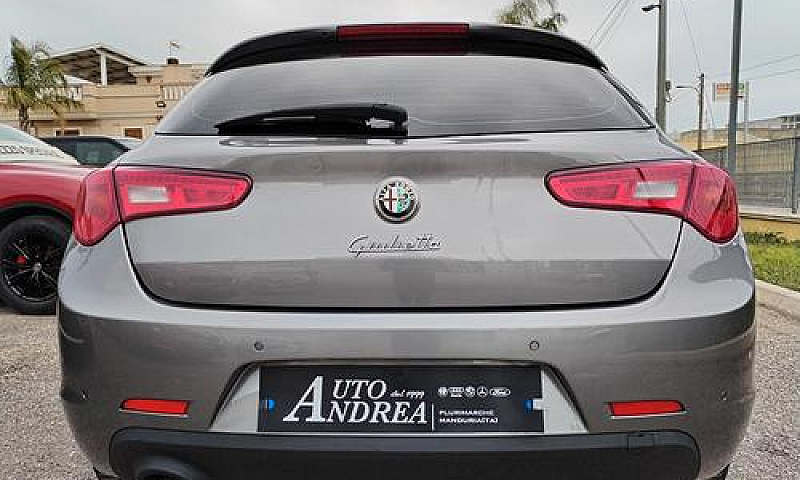 Alfa Romeo Giulietta...