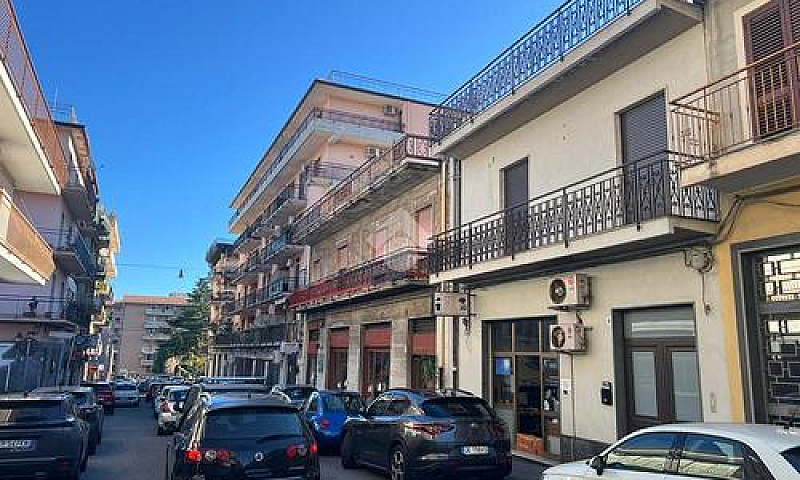 3 Locali A Giarre...