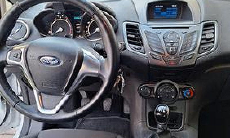 Ford Fiesta 6ª Serie...