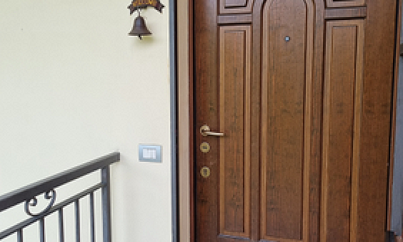 Villa Bifamiliare...