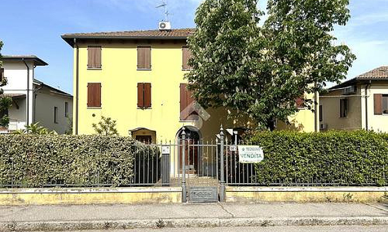 3 Locali A Molinella...