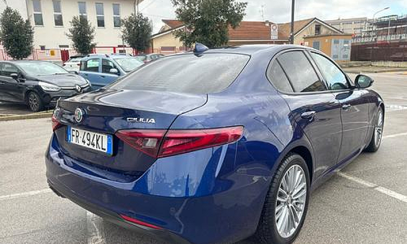 Alfa Romeo Giulia 2....