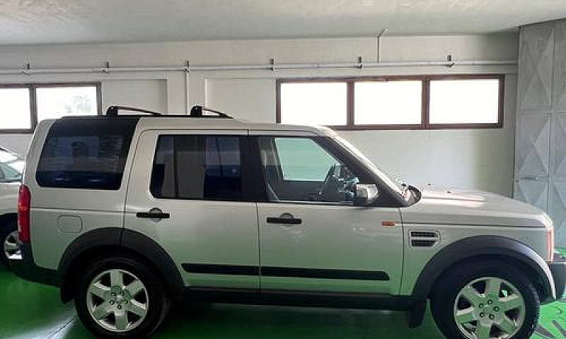 Land Rover Discovery...