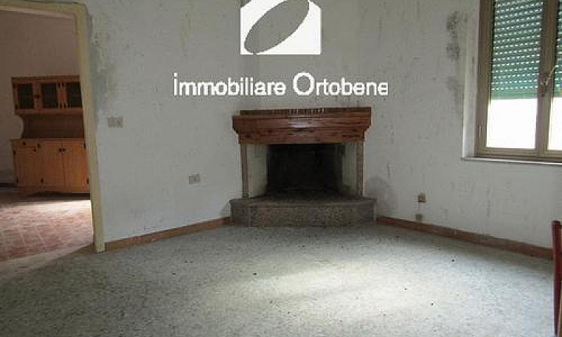 Casa Singola In Cent...