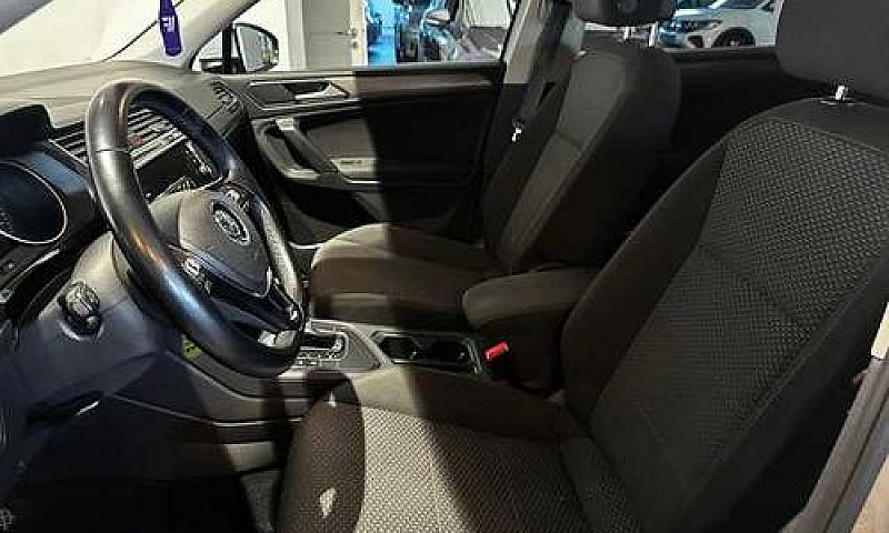 Volkswagen Tiguan Al...