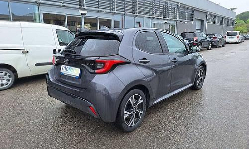 Toyota Yaris 1.5H Tr...