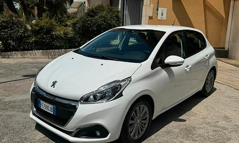 Peugeot 208 1.6 Hdi ...