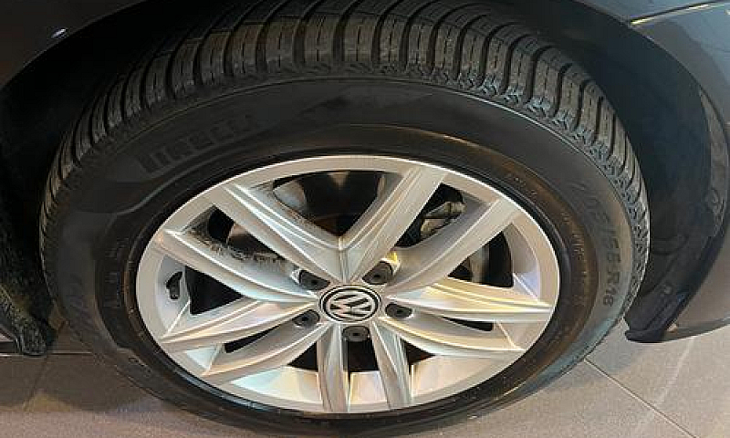 Volkswagen Golf 5P 1...
