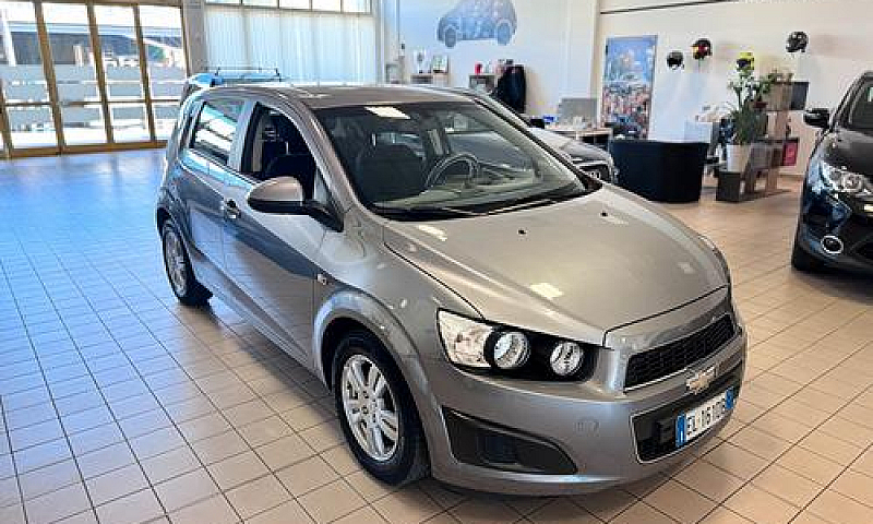 Chevrolet Aveo 1.2 8...