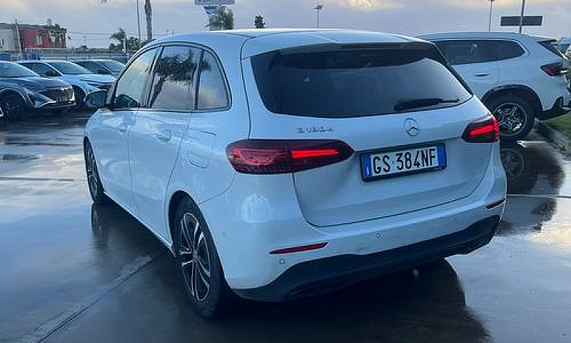 Mercedes-Benz B 180 ...