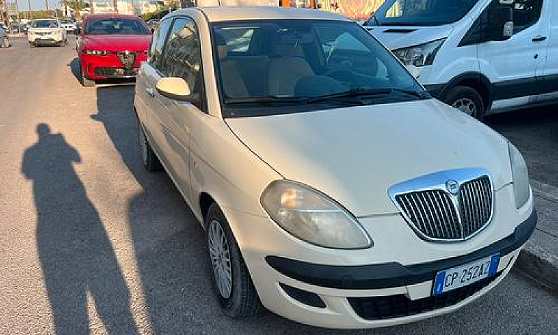 Lancia Ypsilon...