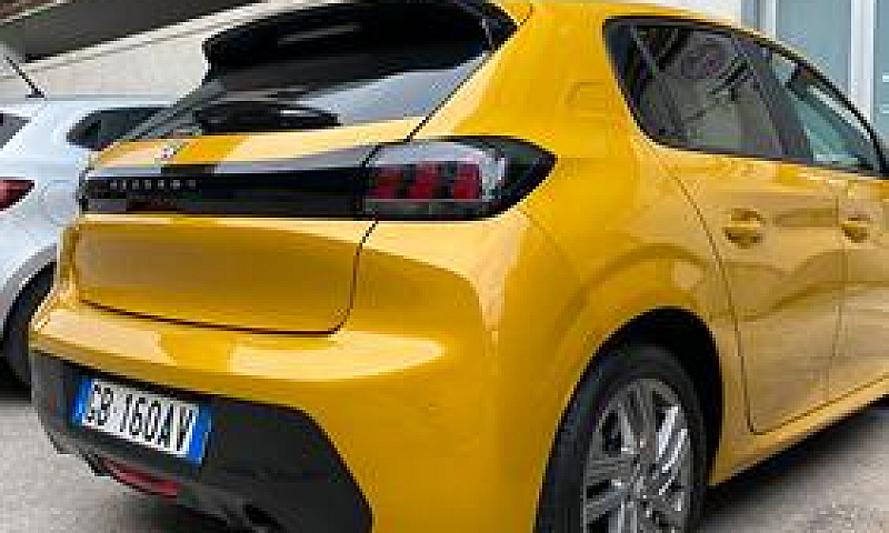 Peugeot 208 Full...