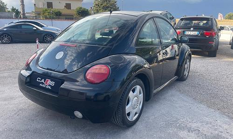 Volkswagen New Beetl...