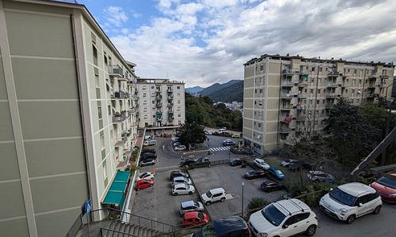 Appartamento A Genov...