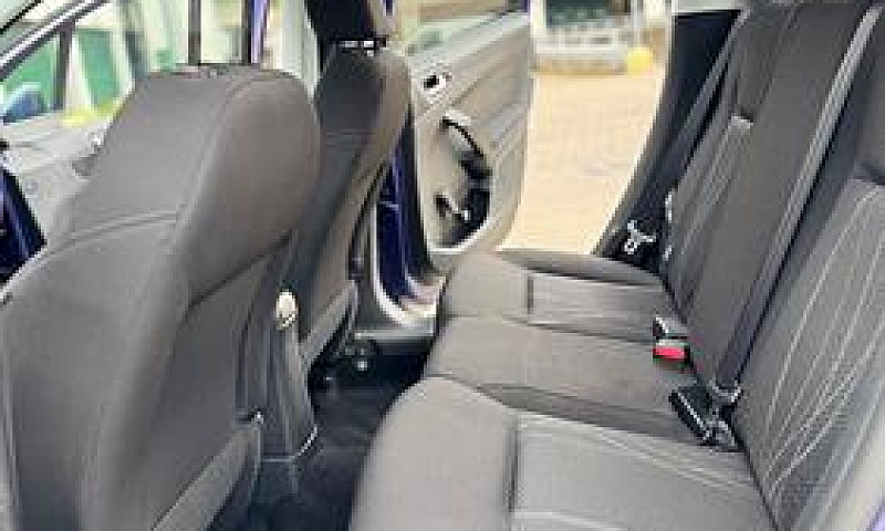 Peugeot 208 1.0 Benz...