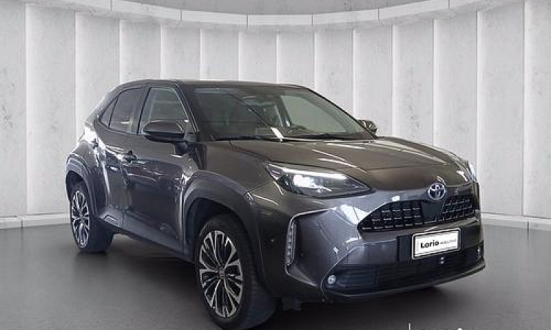 Toyota Yaris Cross 1...