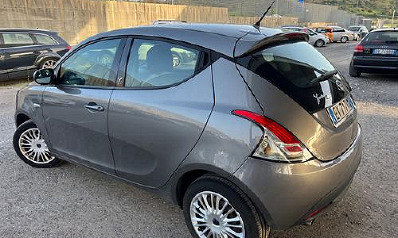 Lancia Ypsilon 1.3 M...