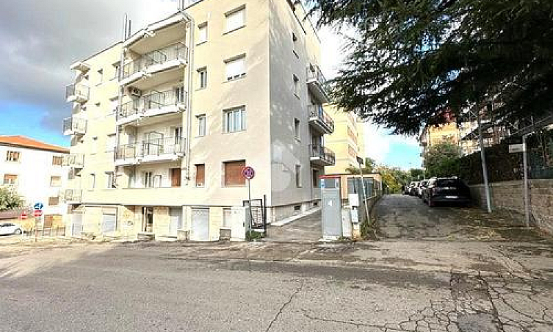 4 Locali A Viterbo...