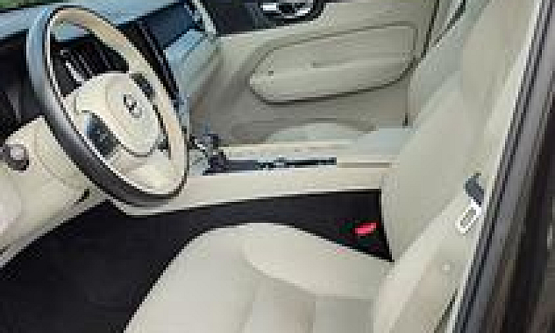 Volvo Xc60 (2017-->)...