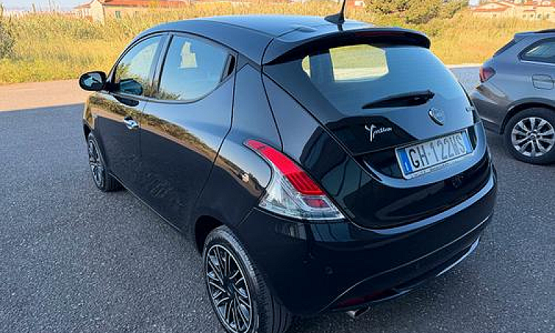 Lancia Ypsilon 2022...