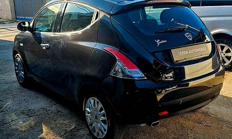 Lancia Ypsilon 1.3 M...
