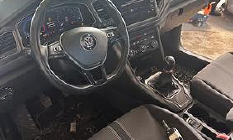 Volkswagen T-Roc 1.0...