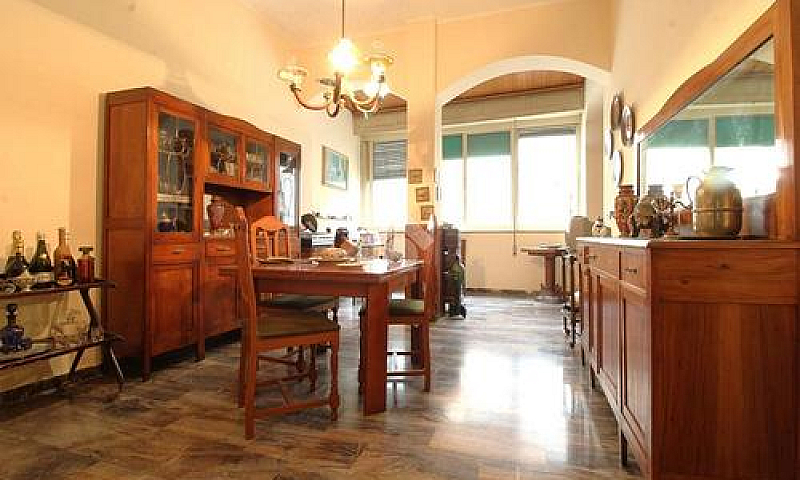 5 Locali A Reggio Di...
