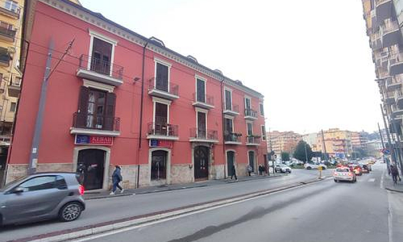 3 Locali Con Terrazz...