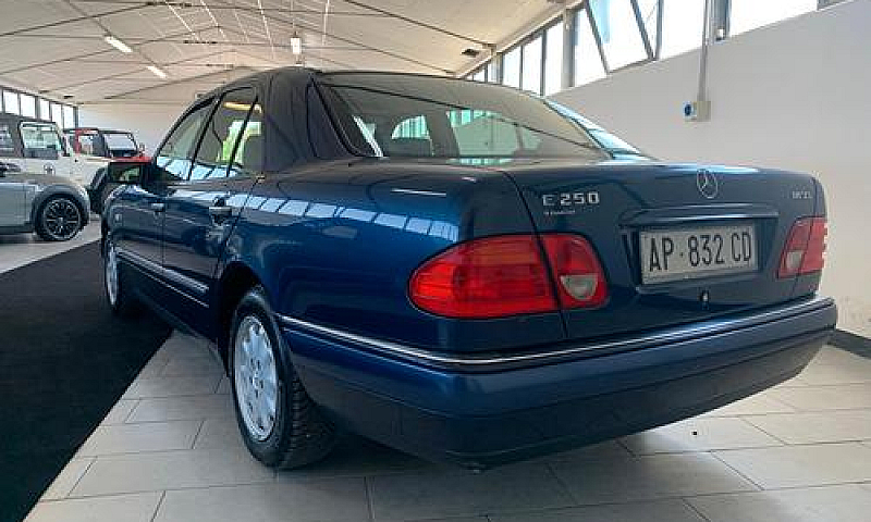 Mercedes-Benz E 250 ...
