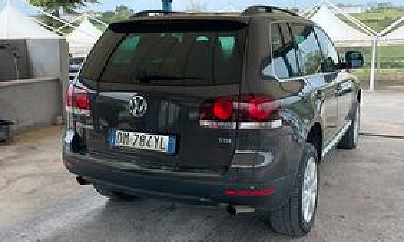 Volkswagen Touareg 2...